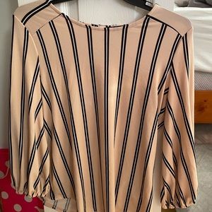 Only worn once and in great condition!